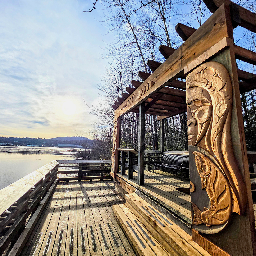 house-post-shoreline-trail