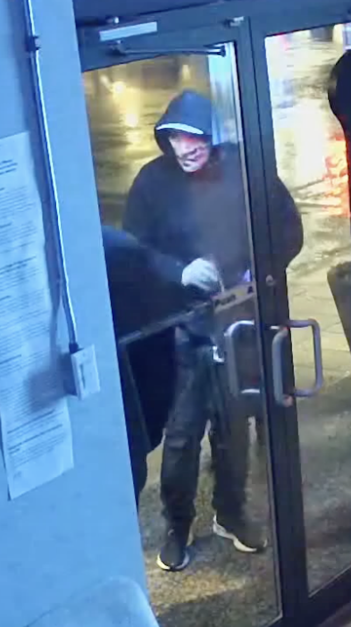 newport-village-crowbar-theft