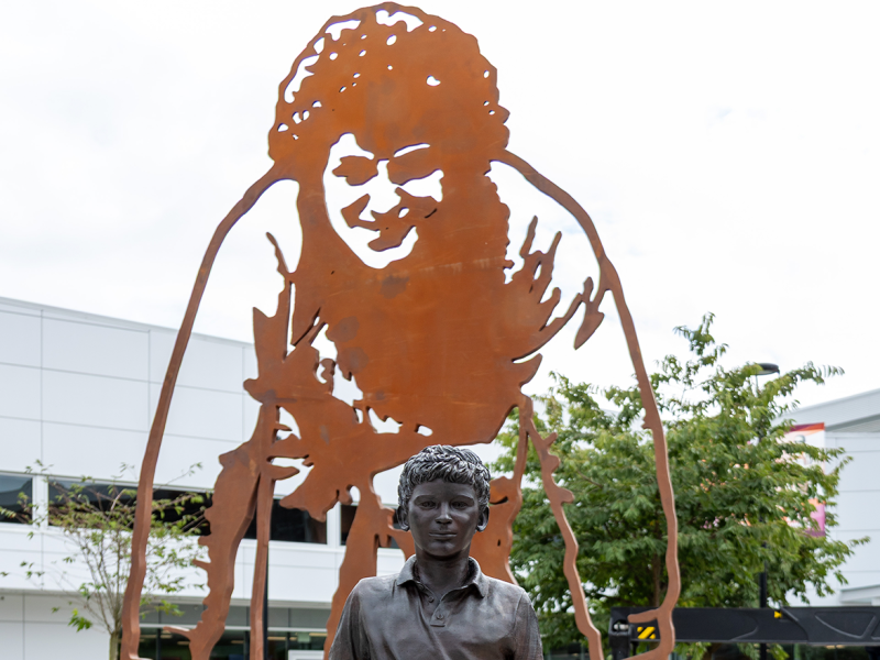 terry-fox-statue-defaced